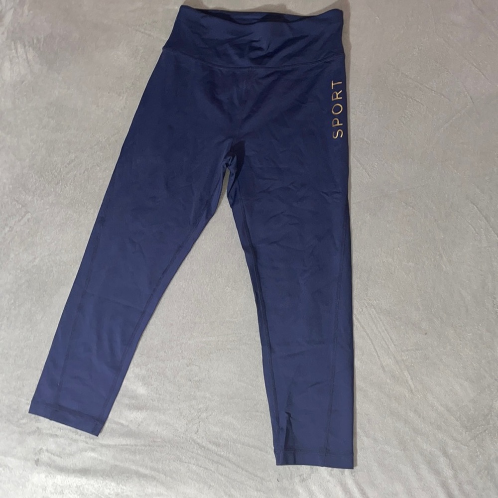 Tommy Hilfiger sport 3/4 leggings. Size Small. Navy Blue.